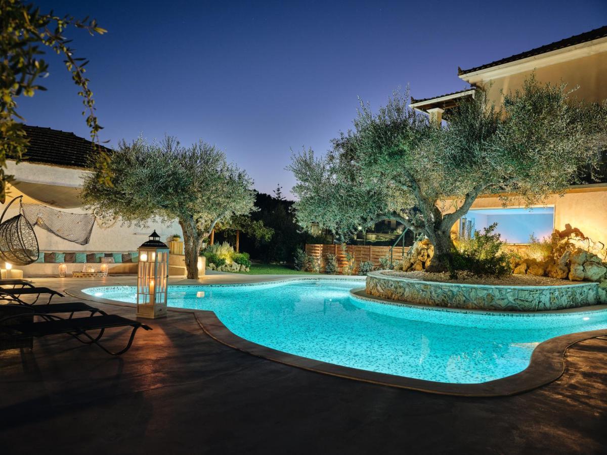 Villa Castelletto Heated Pool Jacuzzi Kypseli Exterior photo